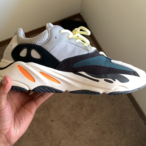 Yeezy 700 Wave Runner - Picture 3 of 3